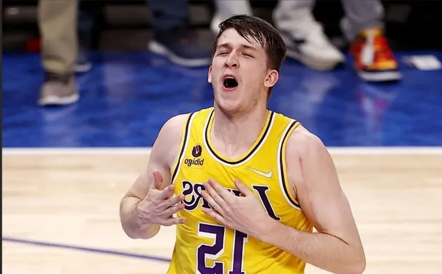 关于西班牙网球队爆冷世界网球队，穆雷完成帽子戏法的信息