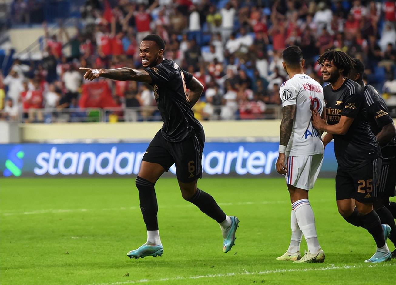 巴西碾压瑞典，弗拉霍维奇绝境逆转