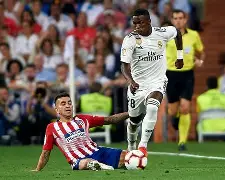 拜仁完胜巴西，维尼修斯送出助攻