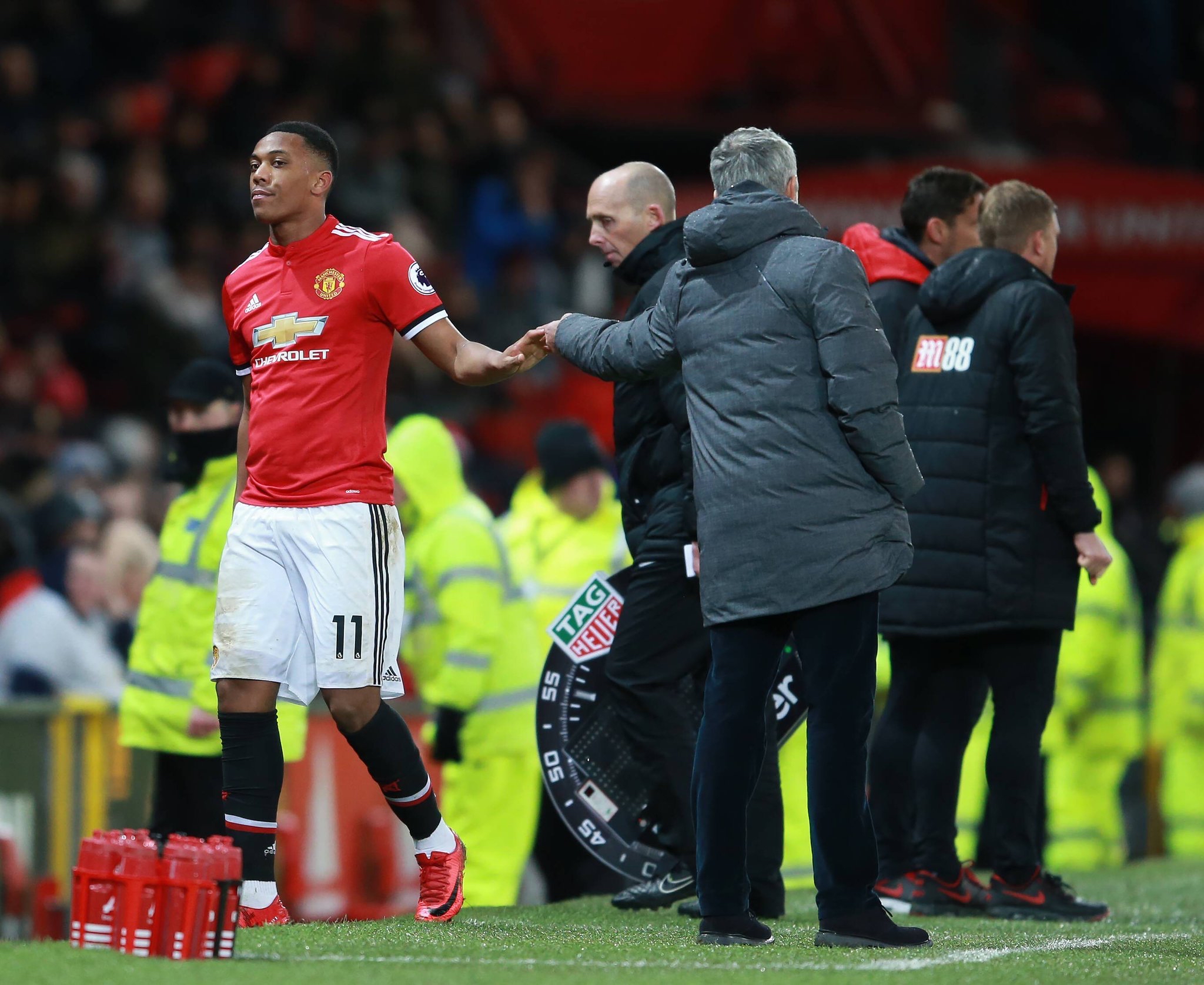 里昂翻盘皇马,马夏尔绝境逆转 里昂翻盘皇马,马夏尔绝境逆转