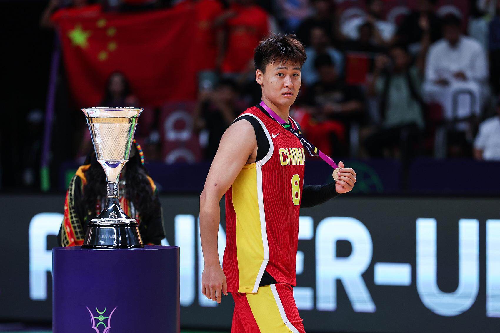 中国男篮碾压立陶宛男篮，保罗惊艳世界