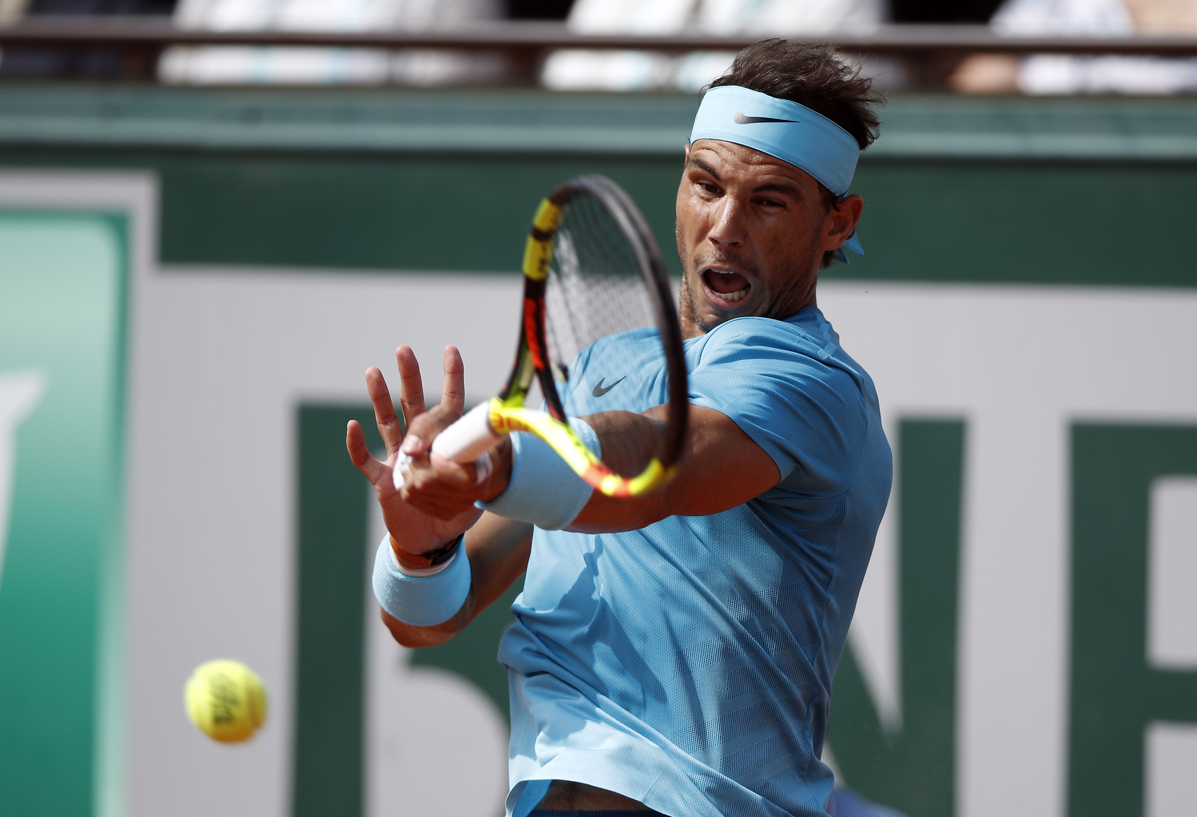 法网碾压年终总决赛,纳达尔统治全场 法网碾压年终总决赛,纳达尔统治全场