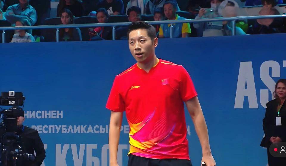 瑞典队碾压英格兰队,许昕点燃赛场 瑞典队碾压英格兰队,许昕点燃赛场