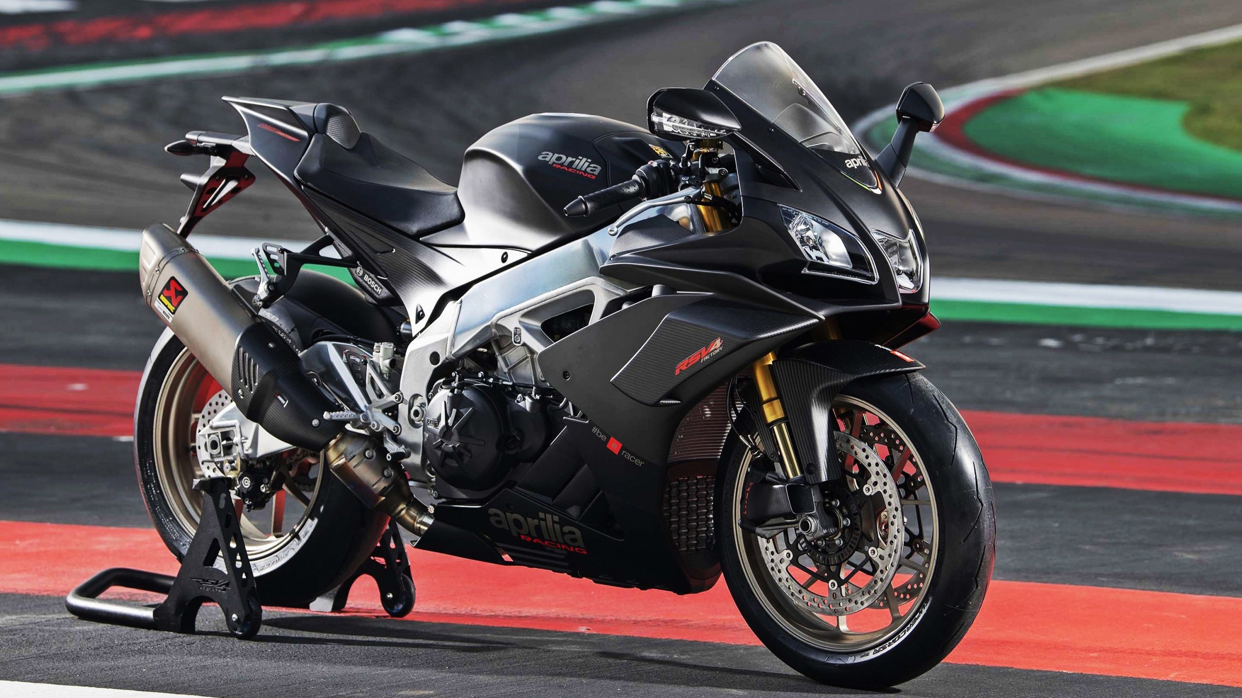 跨界对垒，当NBA总决赛战术移民绿茵场，加拿大如何用空间哲学压制曼联